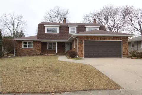1200 Blakely St, Woodstock, IL 60098