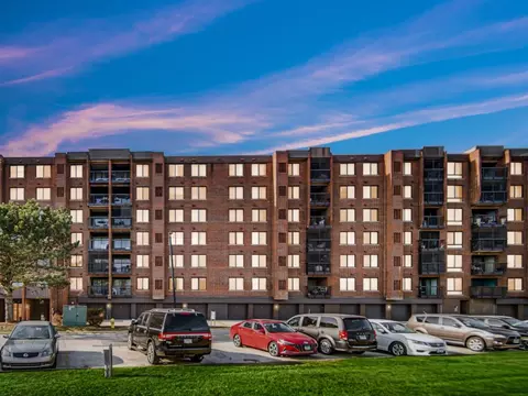 500 Park Ave #122, Calumet City, IL 60409