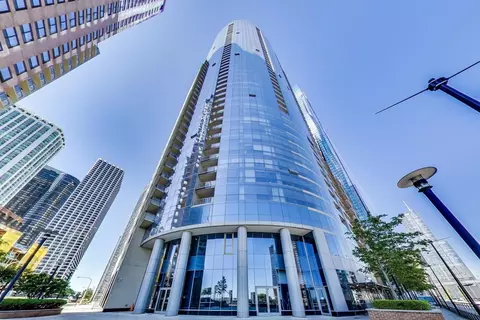 420 E Waterside Dr #1401, Chicago, IL 60601