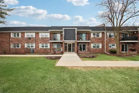 2419 Ogden Ave #9, Downers Grove, IL 60515