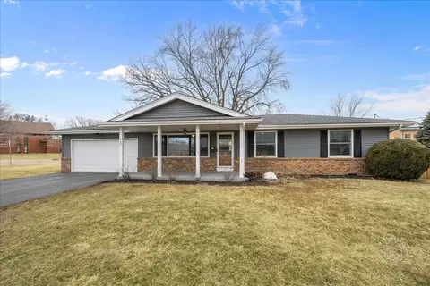 103 Main St, Sugar Grove, IL 60554