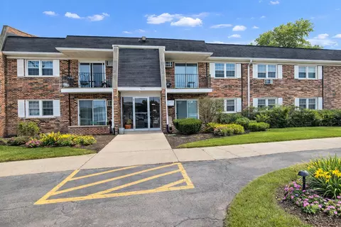 2431 Ogden Ave #10, Downers Grove, IL 60515