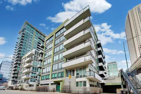 650 W Wayman St #401C, Chicago, IL 60661