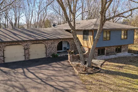 41 W461 Burlington Rd, Campton Hills, IL 60175