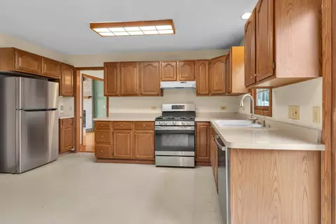 Kitchen - 3702 Biscayne Rd, Mchenry, IL 60050 photo 3 of 3
