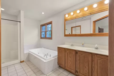Bath - 3702 Biscayne Rd, Mchenry, IL 60050 photo 1 of 2