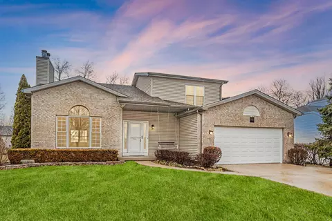 3702 Biscayne Rd, Mchenry, IL 60050