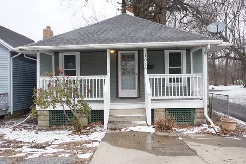 1020 E Cleveland Ave, Hobart, IN 46342