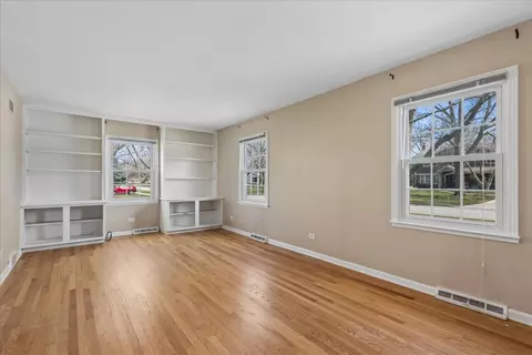 Living - 1318 Gamon Rd, Wheaton, IL 60189 photo 5 of 6