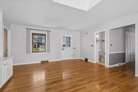 Living - 1318 Gamon Rd, Wheaton, IL 60189 photo 4 of 6
