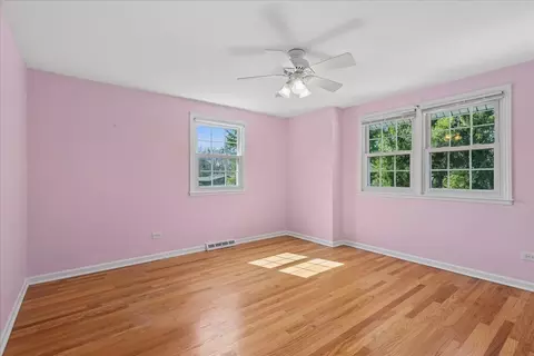 Bedroom - 1318 Gamon Rd, Wheaton, IL 60189 photo 5 of 5