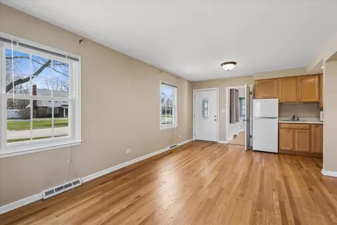 Living - 1318 Gamon Rd, Wheaton, IL 60189 photo 6 of 6