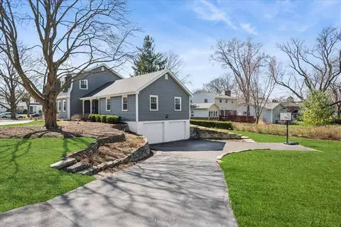 Exterior - 1318 Gamon Rd, Wheaton, IL 60189 photo 2 of 4