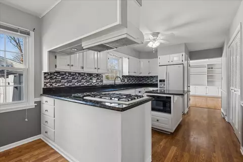 Kitchen - 1318 Gamon Rd, Wheaton, IL 60189 photo 1 of 4