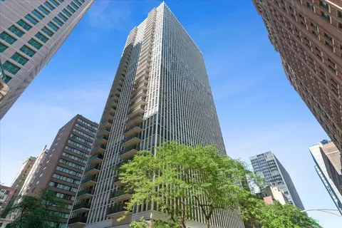 200 E Delaware Pl #13C, Chicago, IL 60611