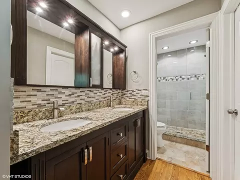 Bath - 651 Garth Rd, Wheeling, IL 60090 photo 1 of 2