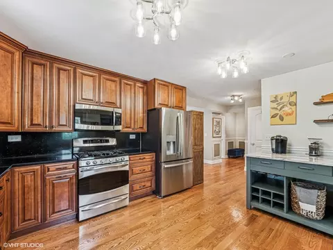 Kitchen - 651 Garth Rd, Wheeling, IL 60090 photo 2 of 2