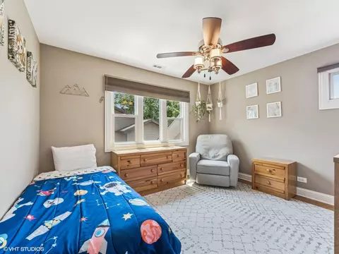 Bedroom - 651 Garth Rd, Wheeling, IL 60090 photo 3 of 3