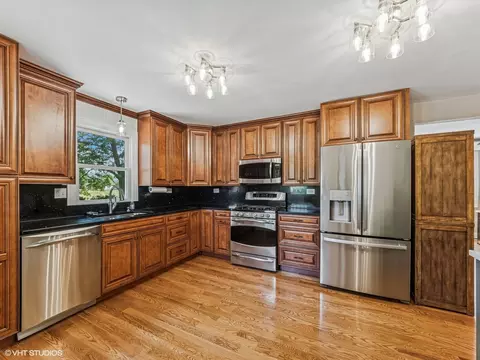 Kitchen - 651 Garth Rd, Wheeling, IL 60090 photo 1 of 2