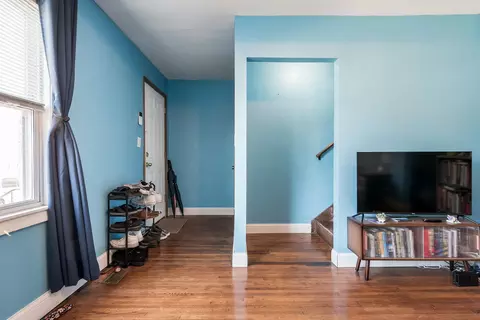 Entry Way - Undisclosed, Chicago, IL 60609 photo 1 of 2