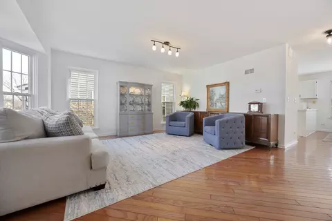 6151 Golfview Dr, Gurnee, IL 60031 photo 5