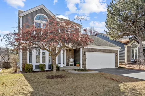 6151 Golfview Dr, Gurnee, IL 60031 photo 2