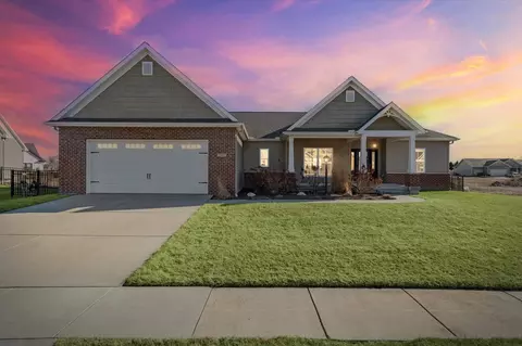 5009 Abbey Fields Dr, Champaign, IL 61822