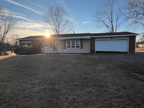 21932 Vestal Dr, Danville, IL 61834