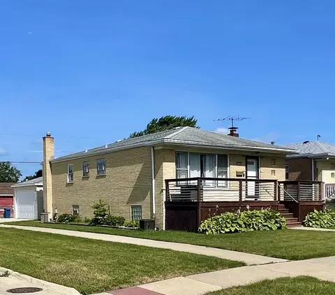 7752 Narragansett Ave, Burbank, IL 60459