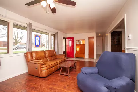 Living - 1114 E Lafayette St, Bloomington, IL 61701 photo 3 of 4