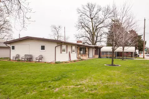 Exterior - 1114 E Lafayette St, Bloomington, IL 61701 photo 11 of 11