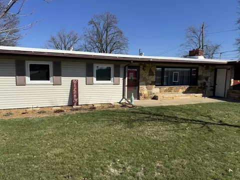 Exterior - 1114 E Lafayette St, Bloomington, IL 61701 photo 2 of 11