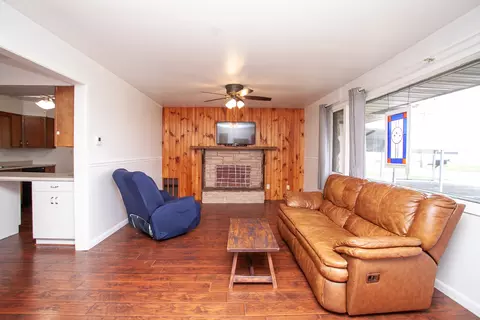 Living - 1114 E Lafayette St, Bloomington, IL 61701 photo 1 of 4