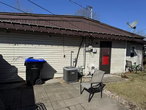 Exterior - 1114 E Lafayette St, Bloomington, IL 61701 photo 6 of 11