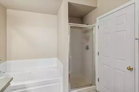 Bath - 3100 Town Square Dr #308, Rolling Meadows, IL 60008 photo 2 of 4