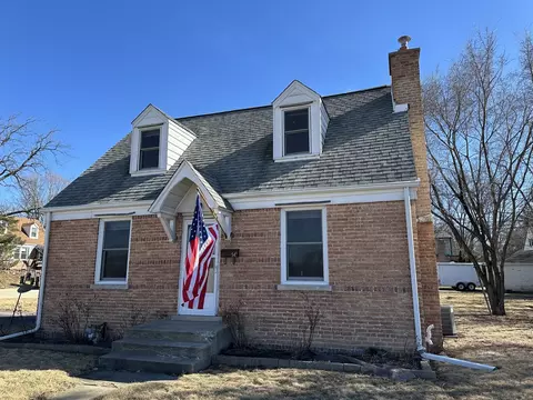 542 Sycamore Rd, Dekalb, IL 60115