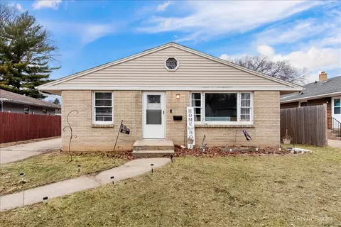 2111 23rd St, Rockford, IL 61108