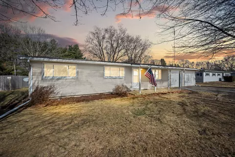 46 W524 Locust St, Elburn, IL 60119