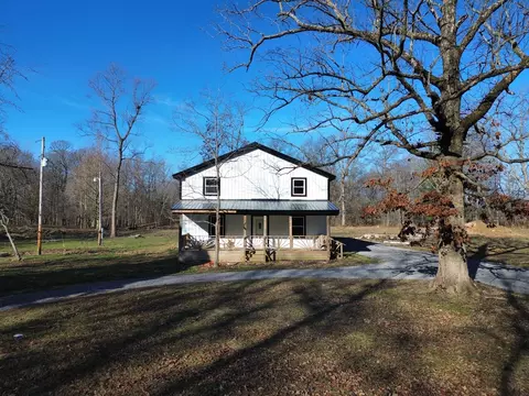 1981 Watercress Ln, Flora, IL 62839