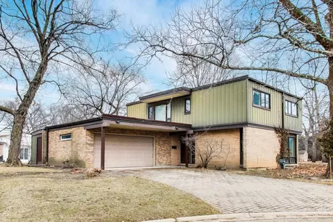 528 Koerper Ct, Wilmette, IL 60091