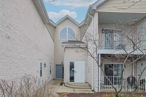 768 N Gary Ave #103, Carol Stream, IL 60188