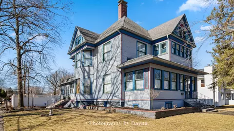 203 N Maple St, Momence, IL 60954