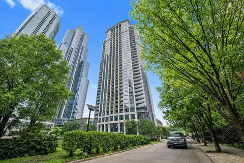 1235 S Prairie Ave #P158, Chicago, IL 60605