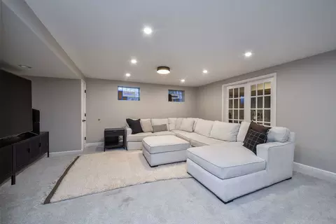Living - 24 Winners Cup Cir, Wheaton, IL 60189 photo 7 of 7
