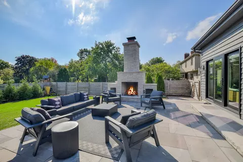 Exterior - 24 Winners Cup Cir, Wheaton, IL 60189 photo 3 of 9