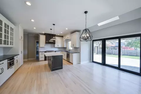 Kitchen - 24 Winners Cup Cir, Wheaton, IL 60189 photo 5 of 5