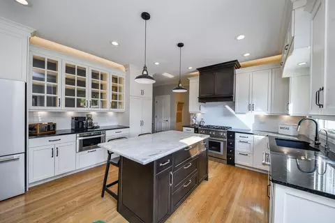 Kitchen - 24 Winners Cup Cir, Wheaton, IL 60189 photo 2 of 5