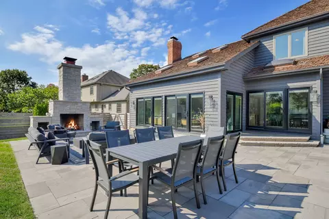 Exterior - 24 Winners Cup Cir, Wheaton, IL 60189 photo 6 of 9