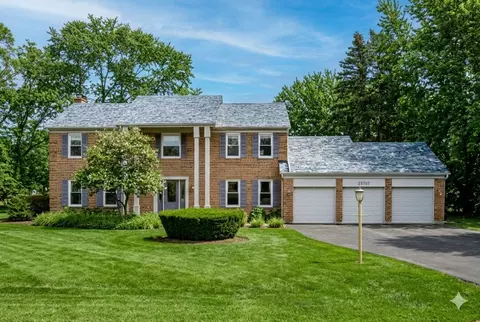 25707 N Eagle Dr, Mundelein, IL 60060