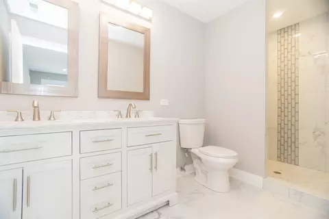 Bath - 624 E 90th Pl, Chicago, IL 60619 photo 2 of 4